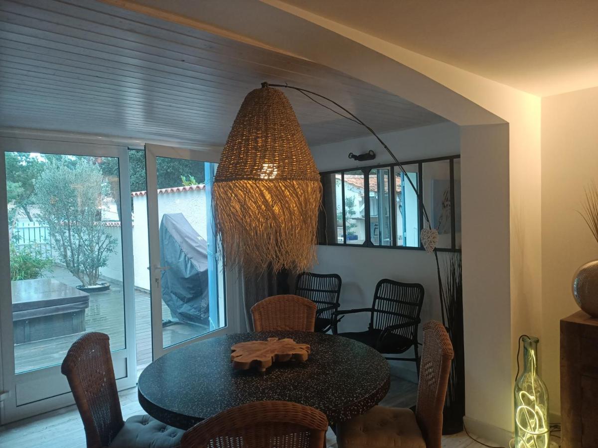Holiday home Pomme De Pin Et Mimosa